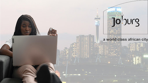 City of Johannesburg residents claim the billing system is again a mess. (Image by Nicola Mawson_Wikimedia Commons and Freepik)