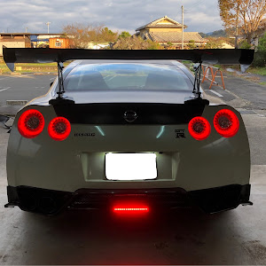 NISSAN GT-R