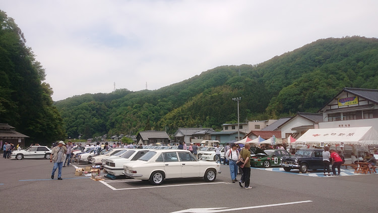 UB-Silviaさんが投稿したいすゞ・117クーペ・ベレット・ビッグホーン・街中ですれ違いもしない車がこんなにもに関するカスタム事例の投稿画像1枚目