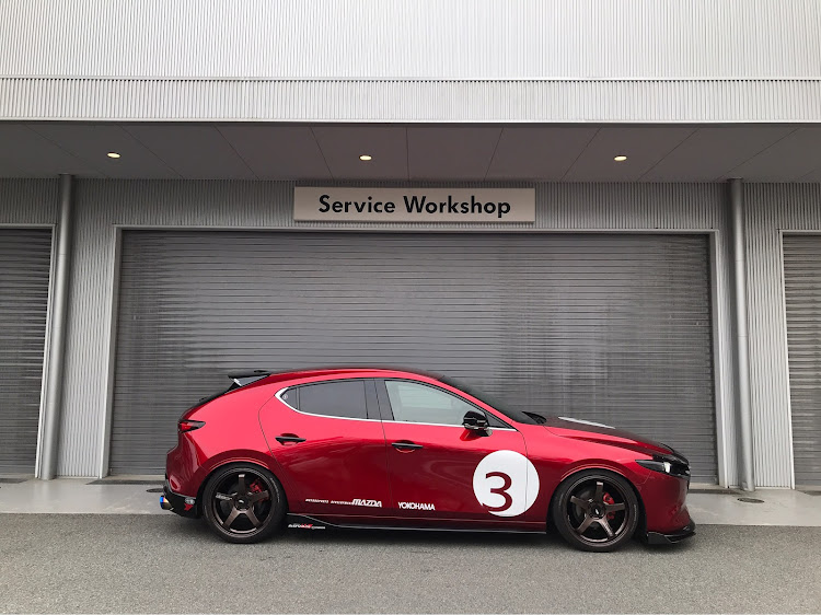 MAZDA3のMAZDA3TCR・ソウルレッドクリスタルメタリック・ADVAN Racing GT BEYOND・NOJコーティング・ステッカーチューンに関するカスタム事例の投稿画像11枚目