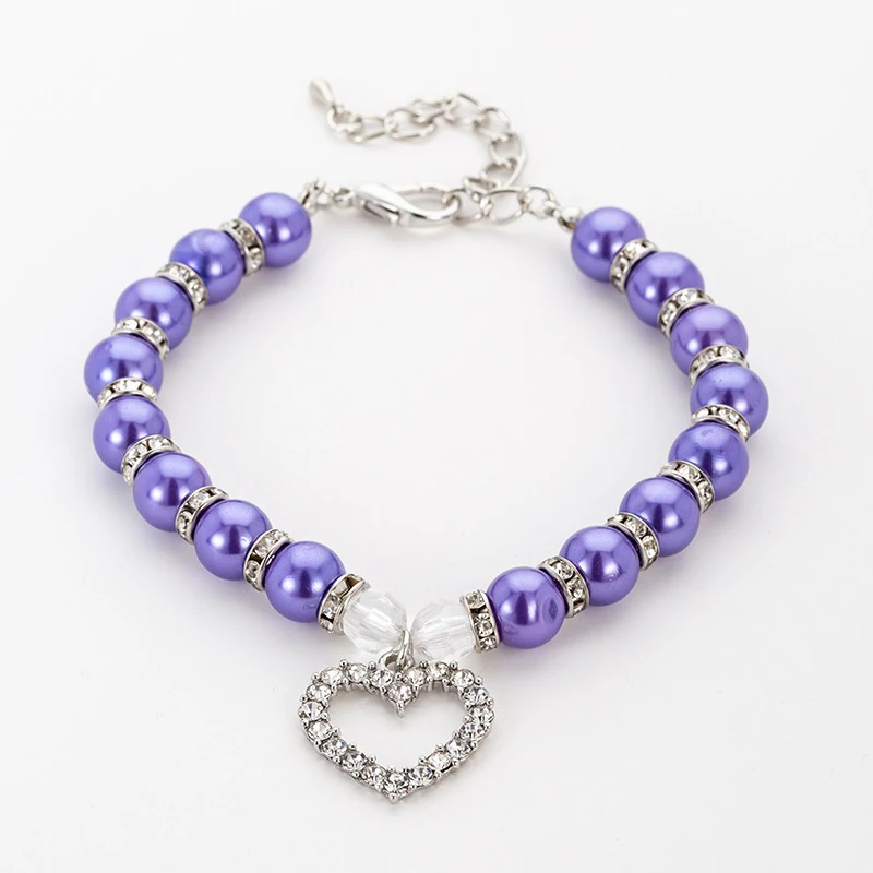 Huisdier ketting met parels Versier je huisdier met deze stijlvolle parelketting. Een elegante accessoire voor honden en katten.