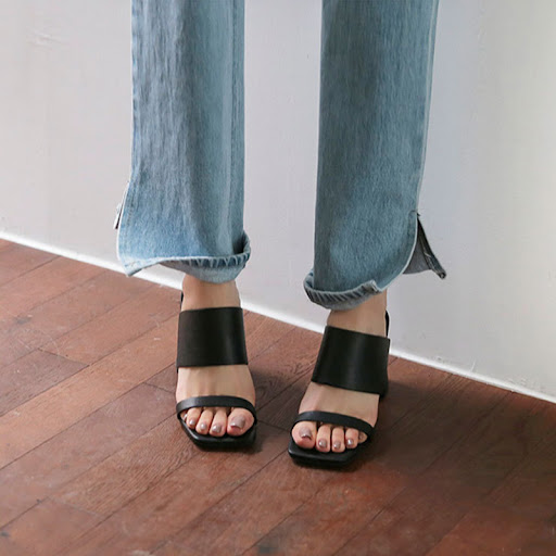 Title 3, Thin black leather outdoor slippers with high h...