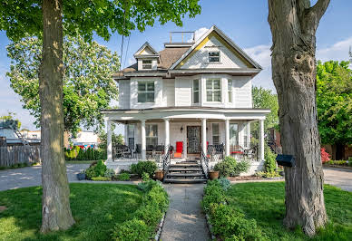 House with garden 3