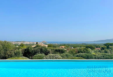 Maison avec piscine et terrasse 2