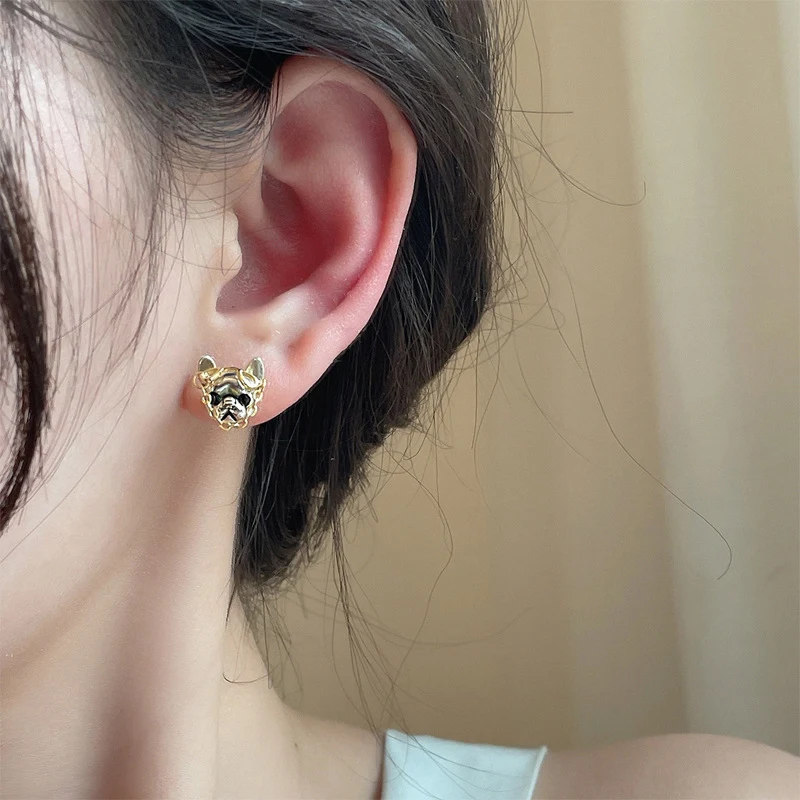 Boucles d'oreilles chien Jarre Aero Bull Pet mignonnes. Ornement adorable et charmant. Design unique et ajustement confortable. Idéal pour les amoureux des chiens.