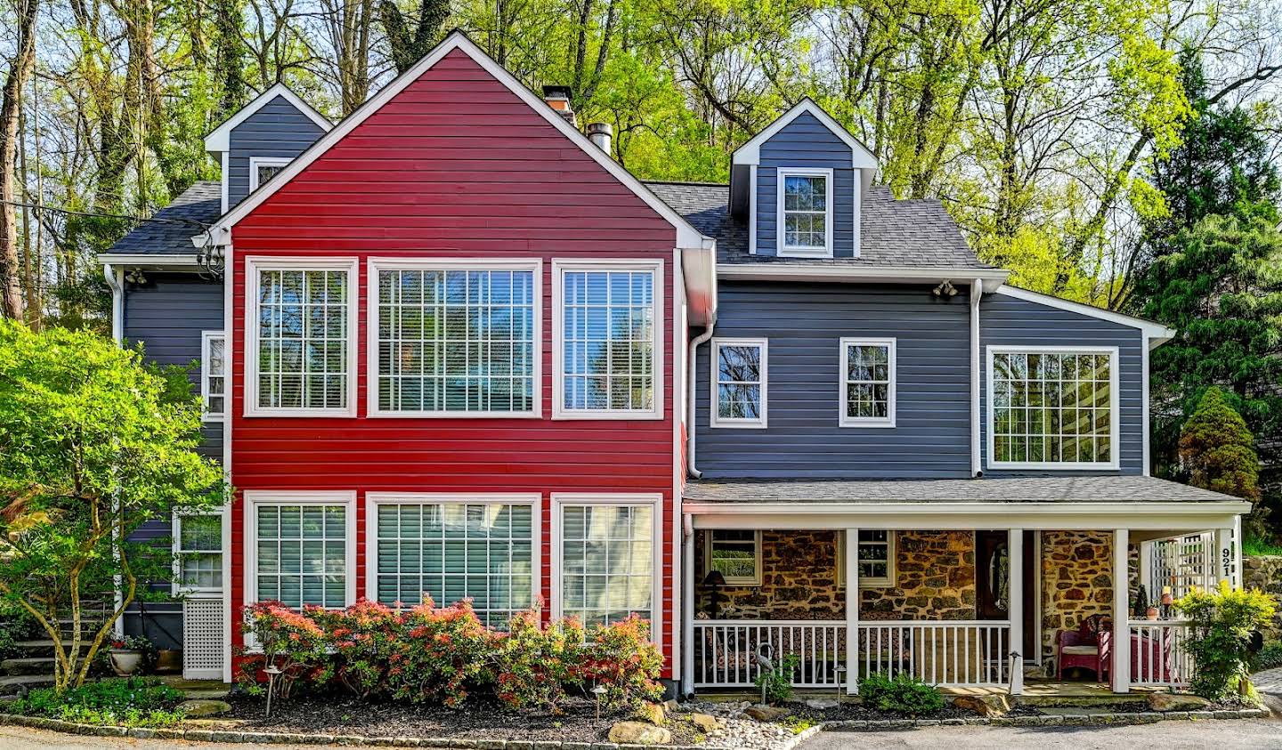 House with terrace Ellicott City