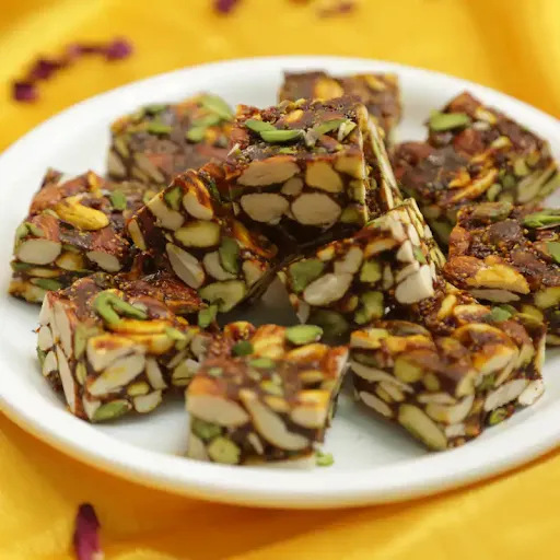 Akhrot Burfi