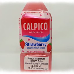 Beverage Calpico Strawberry 500ml