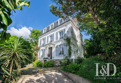 Maison avec piscine et jardin 2