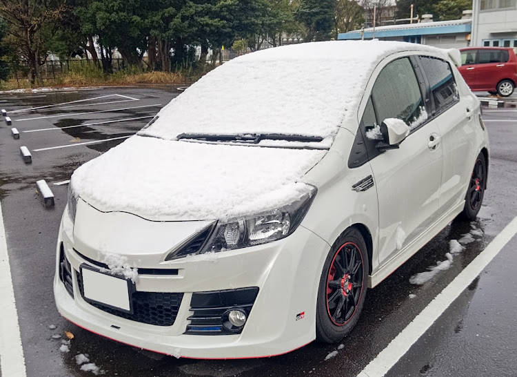 ヴィッツRS G'sの雪・今年もあとわずかに関するカスタム事例の投稿画像1枚目