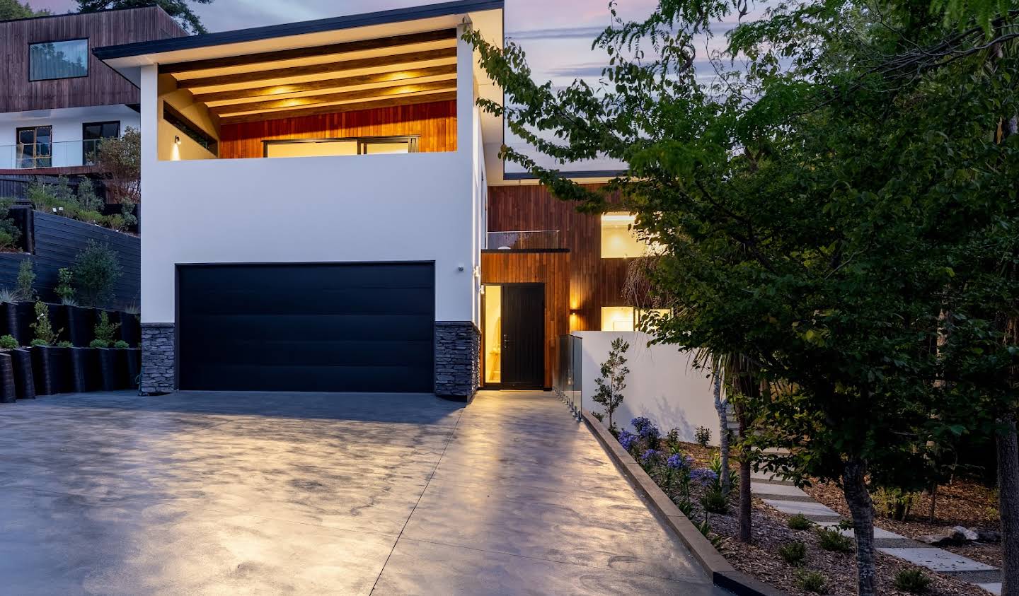 House with garden and terrace Christchurch