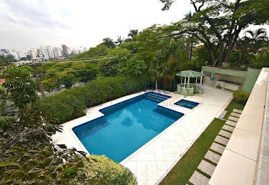 House with pool 9