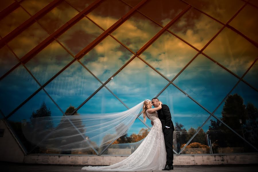 Fotógrafo de casamento Prioteasa Tibi (tybphotography). Foto de 9 de janeiro 2022