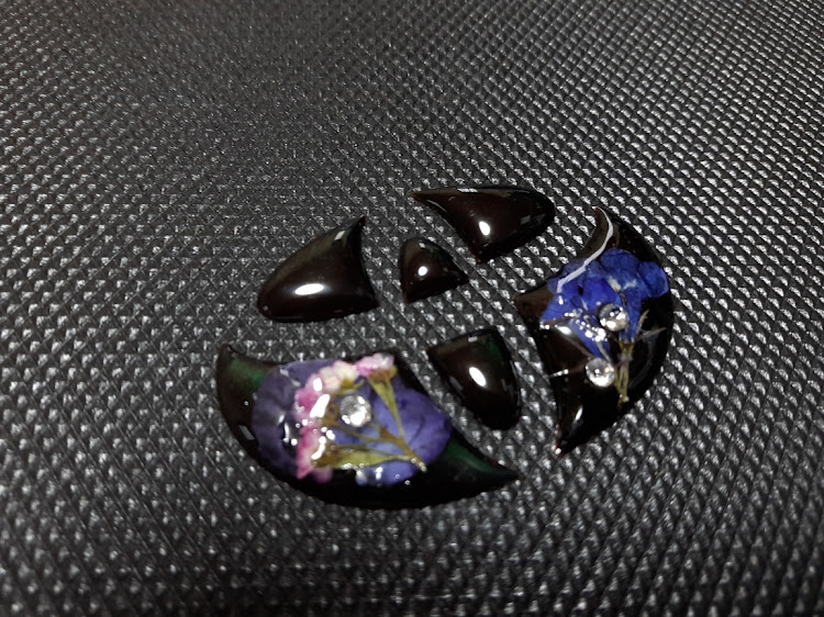 T′steaさんが投稿したステアリングエンブレム・トヨタ・swarovski・スワロに関するカスタム事例の投稿画像2枚目