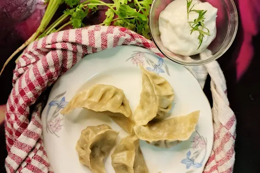 Kolkata Chicken Steamed Momos [6 Pieces]