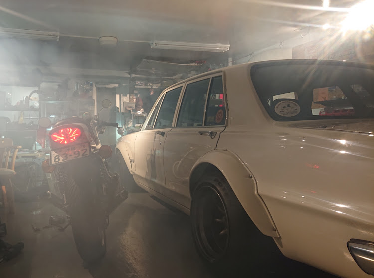 スカイラインのDIY・旧車・プラモデル・エンブレム塗装・ネコちゃんに関するカスタム事例の投稿画像1枚目