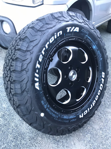 フォレスターのタイヤ交換・ホイール交換・BFグッドリッチ K02