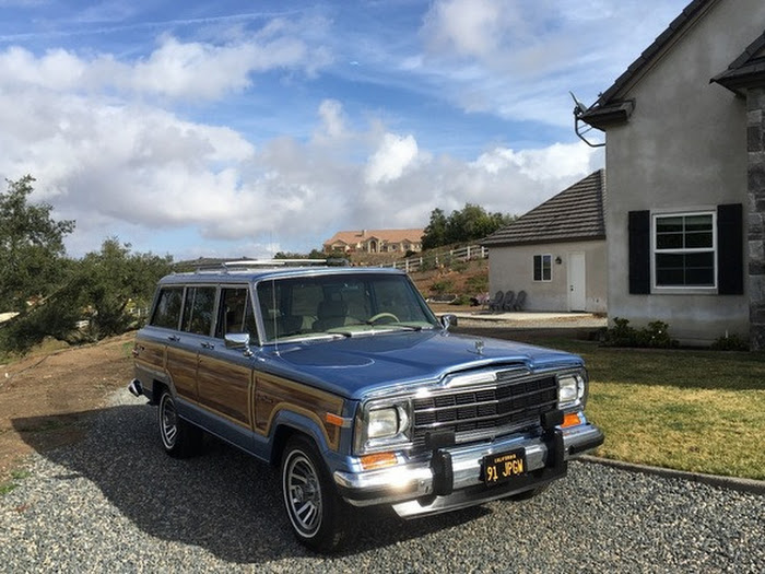 Picture of Spinnaker Blue Jeep Grand Wagoneer