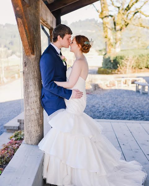 Fotografo di matrimoni Joni Loraine (joniloraine). Foto del 29 dicembre 2019