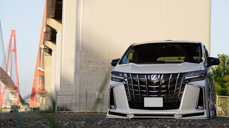 アルファードのKUHL・VERZ-WHEELS・エアサス・７月もよろしくお願いいたします・ゲリラ豪雨に関するカスタム事例の投稿画像1枚目