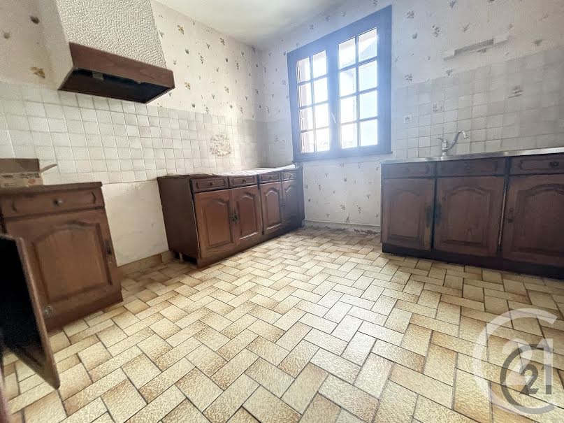 Vente maison 5 pièces 105.36 m² à Quimper (29000), 150 000 €