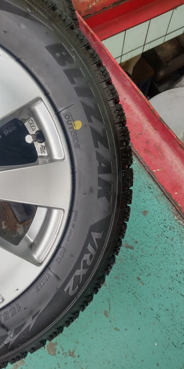 エブリイワゴンの洗車・12月もよろしくお願いします・スタッドレスタイヤへ交換・ホイール交換・DIYに関するカスタム事例の投稿画像3枚目