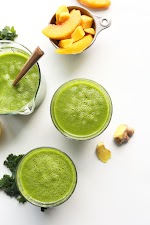 Mango Ginger Kale Green Smoothie | Minimalist Baker Recipes was pinched from <a href="https://minimalistbaker.com/mango-ginger-kale-green-smoothie/" target="_blank" rel="noopener">minimalistbaker.com.</a>
