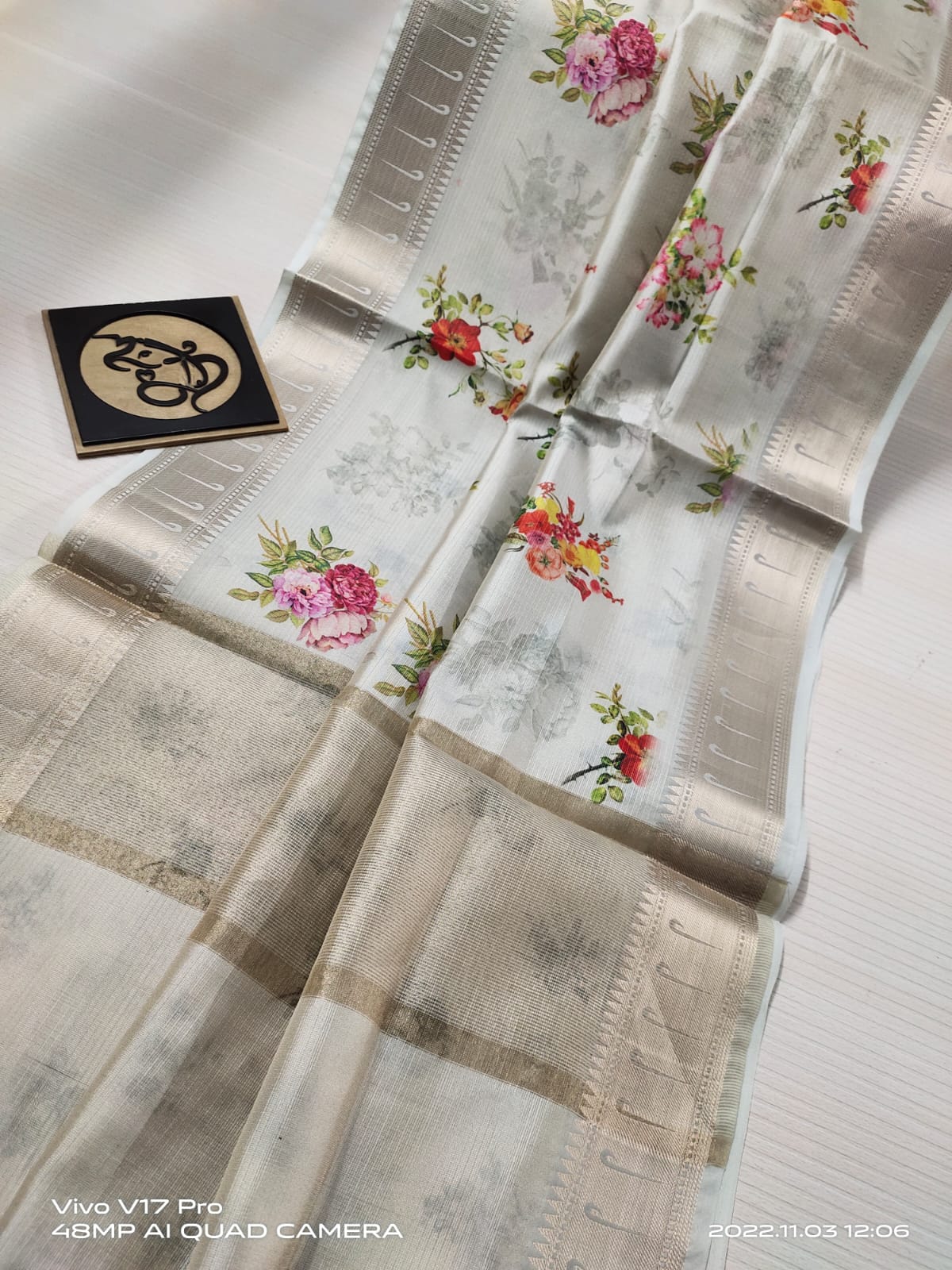 Pure beneras chinaya pattu Floral design with muniya border sarees