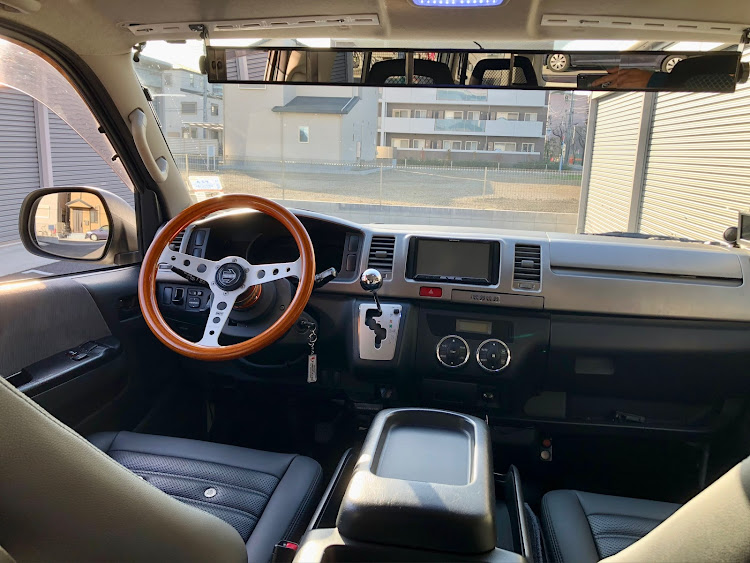 ハイエースバンのUSパーツ・USDM風(笑)・ハイエース200系・今年もよろしくお願いします・"KBR"Racingに関するカスタム事例の投稿画像3枚目