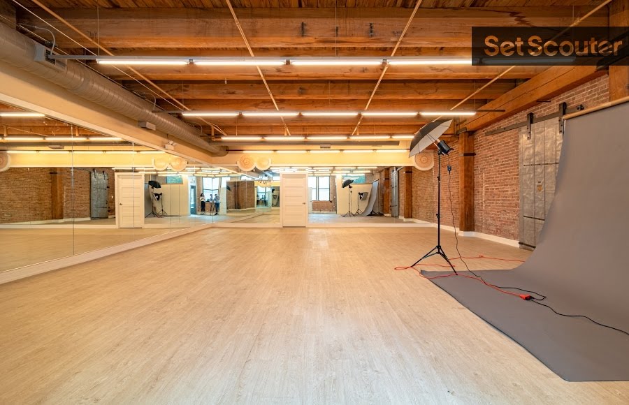 Fascinating Spacious Yoga/Dance Studio Loft In West Loop Chicago