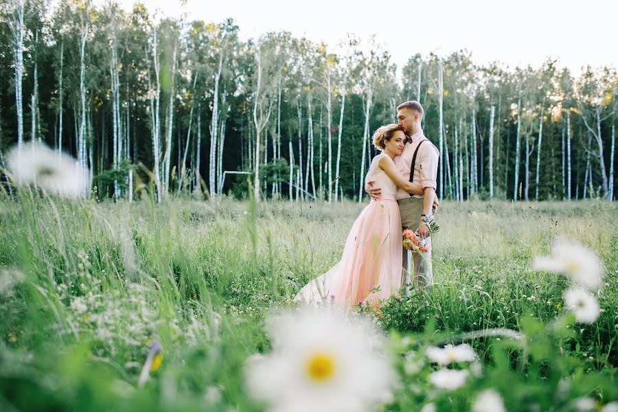 Fotógrafo de casamento Kseniya Deych (ksenianox). Foto de 25 de julho 2017