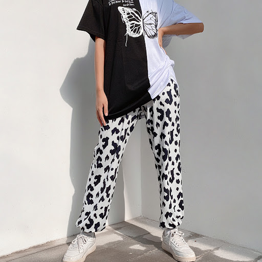 Title 4, Womens thin pants with cowboy print and bouque...