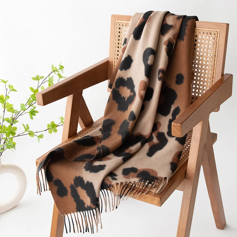 Sciarpa da donna con stampa leopardata in cashmere artificiale elegante scialle ad alto senso