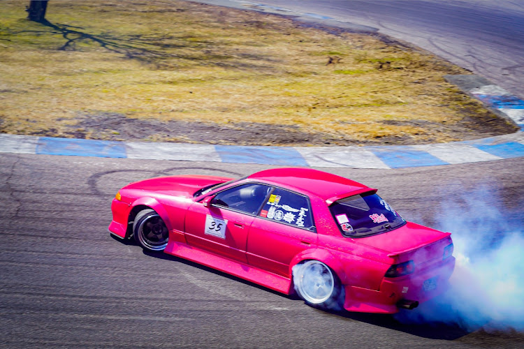 293さんが投稿した3月もよろしくお願いします・r32・スカイライン・ドリフト・カメ活📷に関するカスタム事例の投稿画像1枚目