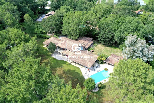 House with pool 3