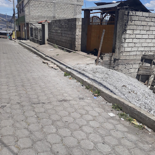 Calle, Maria Luisa Gomez de la Torre SN, Quito 170605, Ecuador