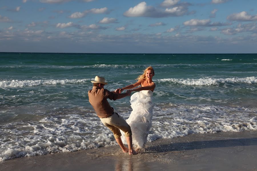 Fotografo di matrimoni Nika Gorbova (nikagorbova). Foto del 2 settembre 2014