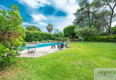 House with pool and terrace 4