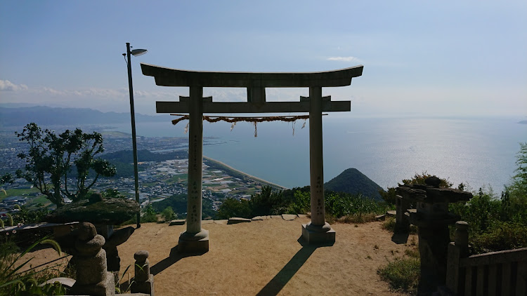 デリカD:5の天空の鳥居・香川県・高屋神社・絶景・ドライブに関するカスタム事例の投稿画像1枚目