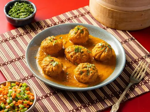 Makhni Veg Momos (6Pcs)