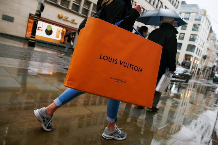 Paris 2024 Olympics: LVMH to Sponsor Olympics in a First for Luxury Group -  Bloomberg