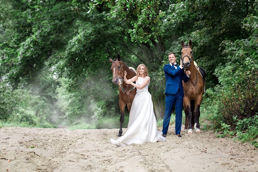 Wedding photographer Elena Uti (utivaleeva). Photo of 1 November 2016