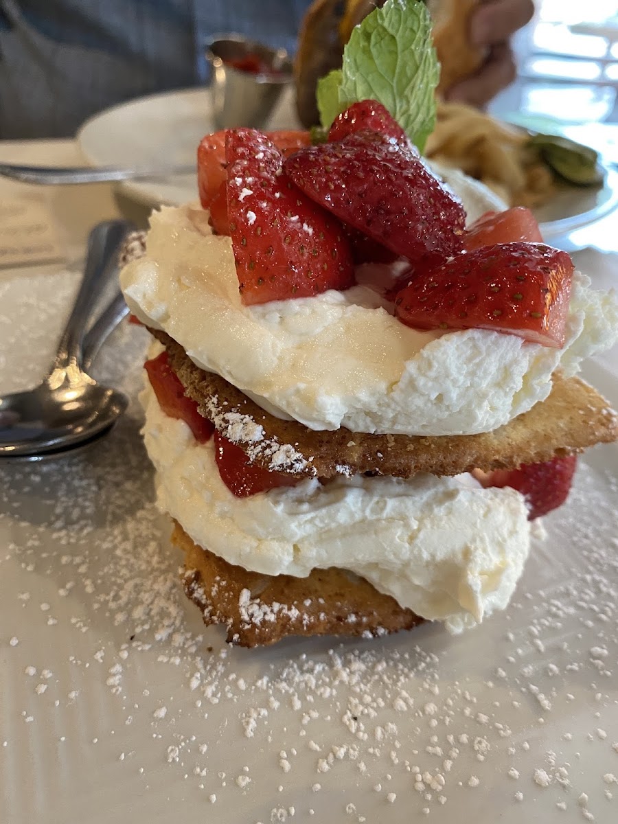 GF sugar cookie strawberry shortcake