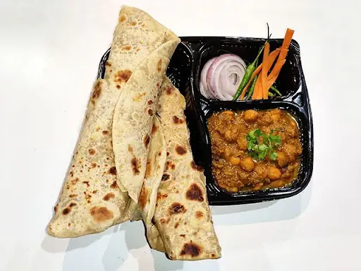 Chole With 2 Lachha Paratha