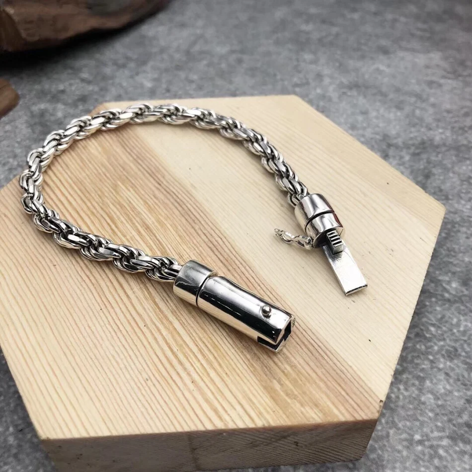 Bracelet homme vintage en argent sterling S925, motif boulon et corde de chanvre, un bijou masculin élégant et durable pour un look unique.