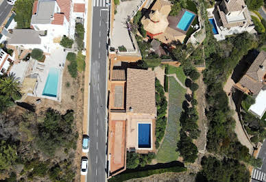 Villa with pool 2