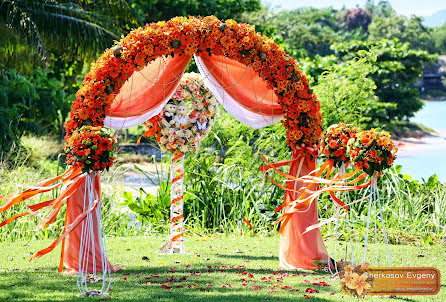 Fotografo di matrimoni Evgeniy Cherkasov (tropical-photo). Foto del 3 aprile 2016