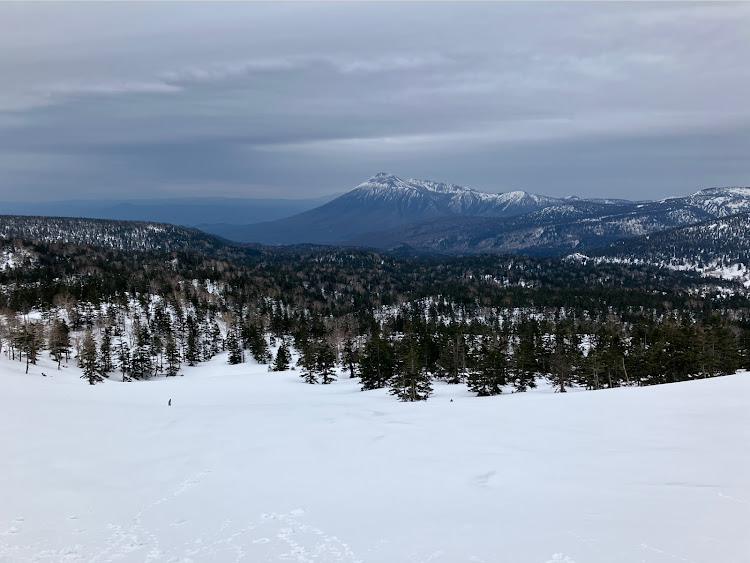 スイフトスポーツのお久しぶりです！・八幡平アスピーテライン・雪の壁☃️・岩手山・春スキーに関するカスタム事例の投稿画像3枚目