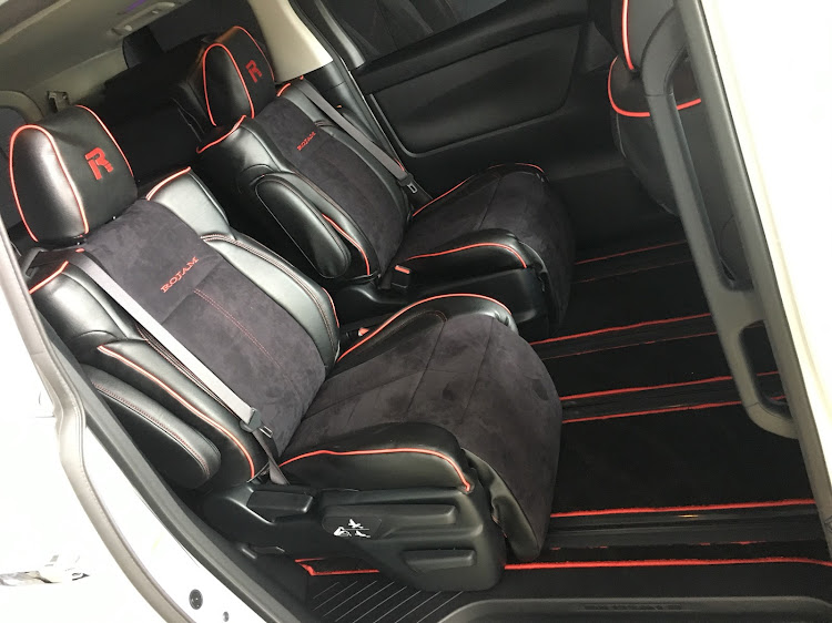 NISSAN GT-RのR35 bullyさんが投稿したカスタム事例の投稿画像3枚目