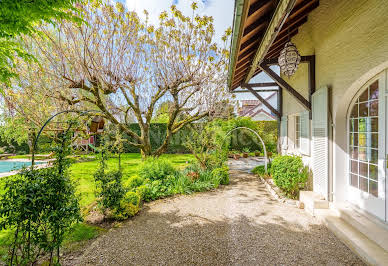 Villa with pool and terrace 2